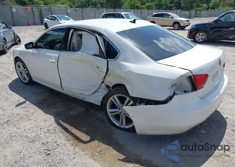 2014 Volkswagen Passat 1.8T Se z USA, uszkodzony, nr VIN 1VWBT7A33EC032493